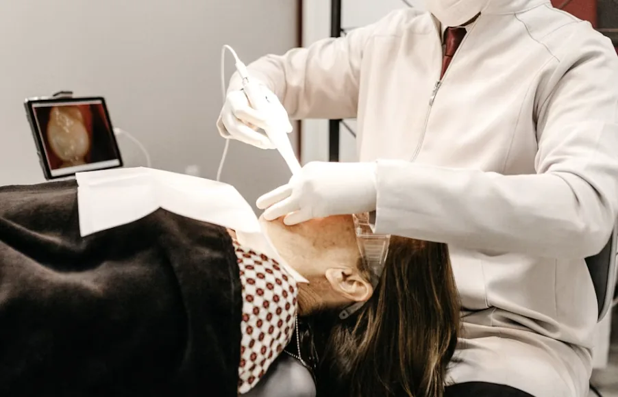 Trattamento viso in studio — biorivitalizzazione e cura della pelle, Centro Medico Minetti Milano